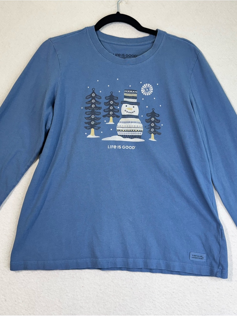 Life Is Good Blue Women Long-Sleeve Shirt Winter Christmas Snowman Graphic Large